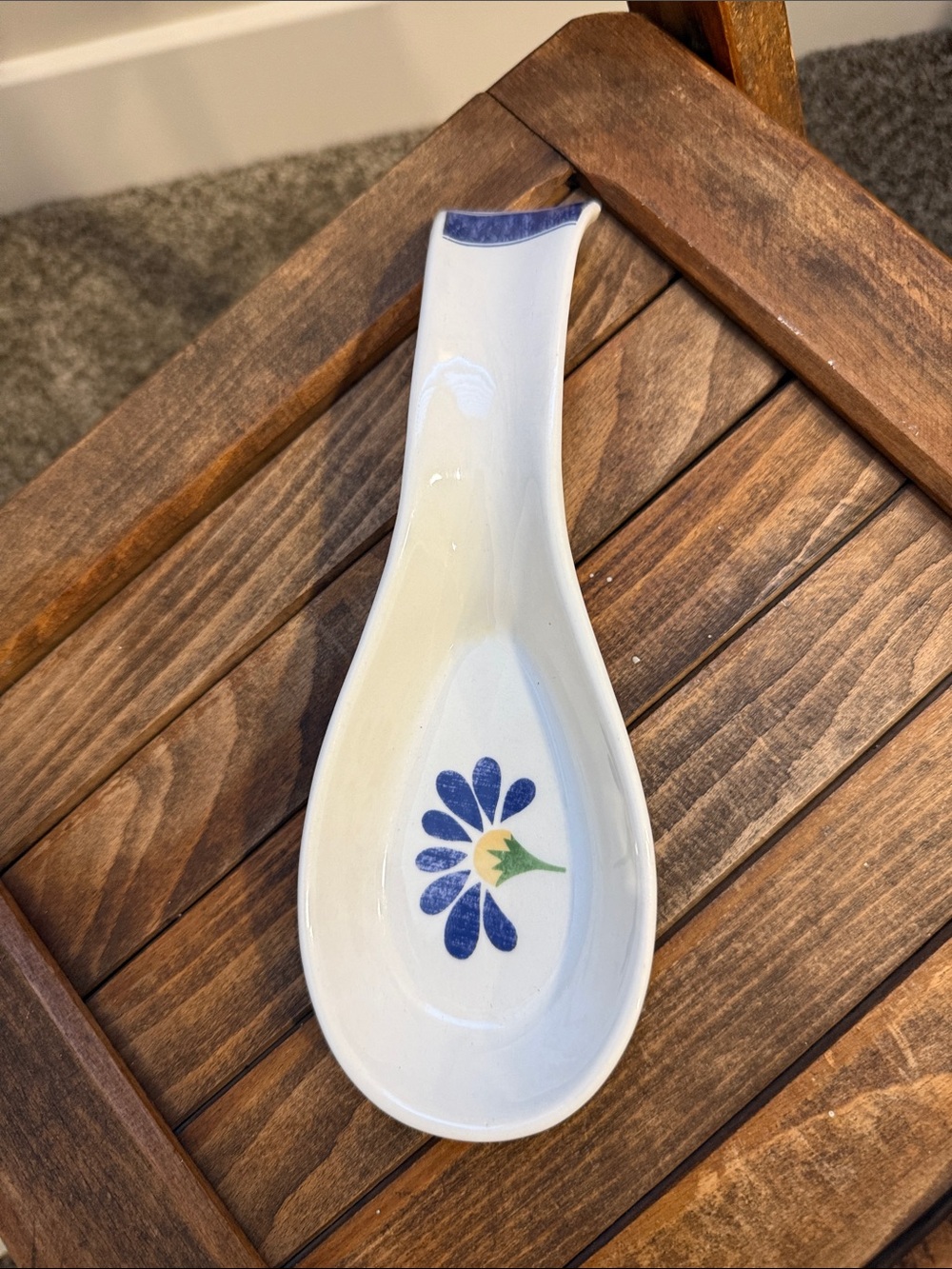 Majesticware Sakura Spring Daisy Stoneware Spoon Rest Blue Daisy Kitchen Decor